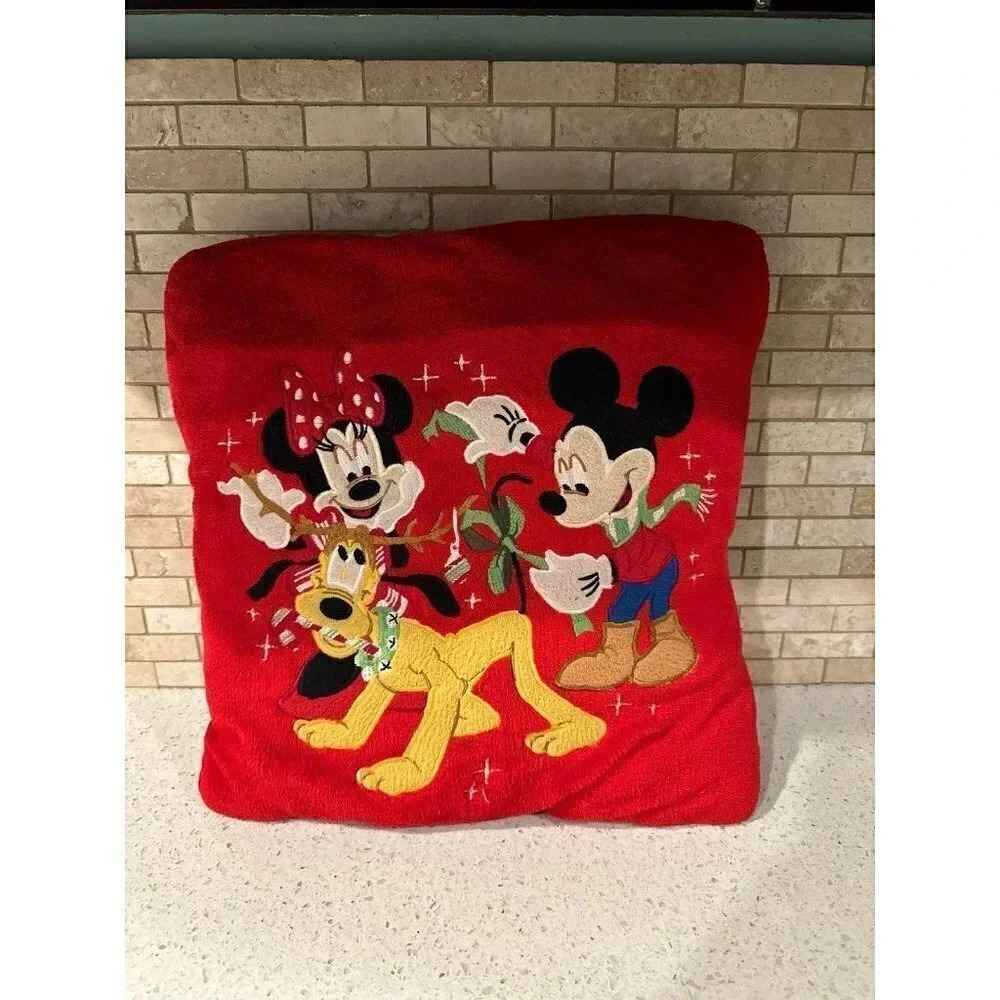 mickey christmas pillow b15